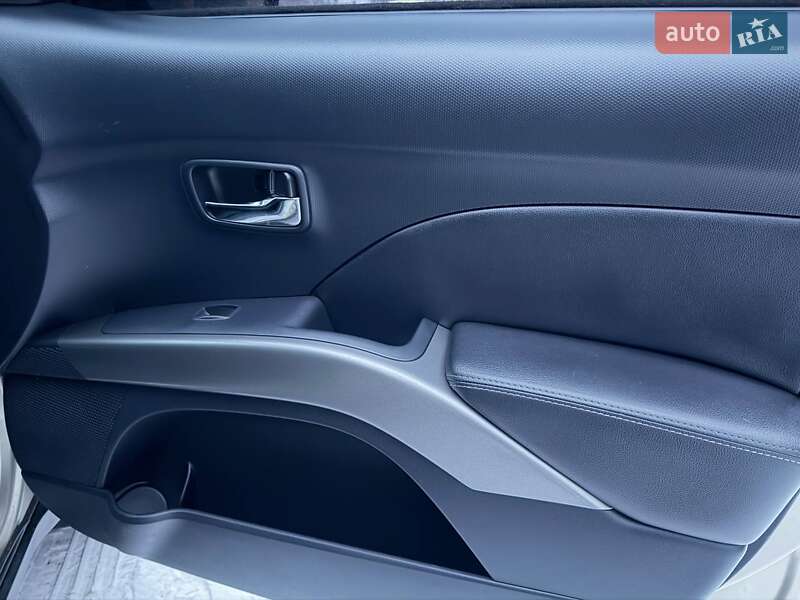 Внедорожник / Кроссовер Mitsubishi Outlander 2007 в Ахтырке