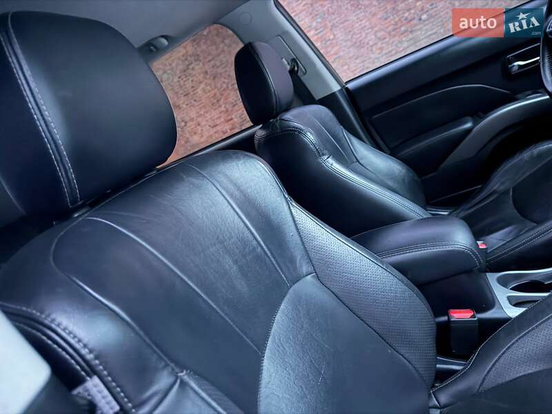 Внедорожник / Кроссовер Mitsubishi Outlander 2007 в Ахтырке