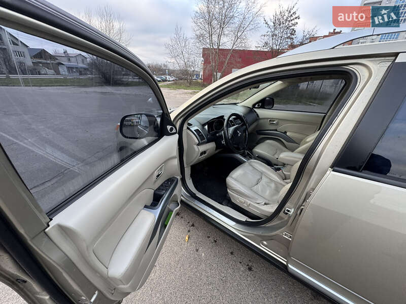 Позашляховик / Кросовер Mitsubishi Outlander 2007 в Чернігові