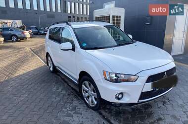 Внедорожник / Кроссовер Mitsubishi Outlander 2010 в Киеве
