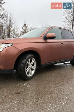 Позашляховик / Кросовер Mitsubishi Outlander 2013 в Івано-Франківську