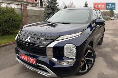 Позашляховик / Кросовер Mitsubishi Outlander 2022 в Києві