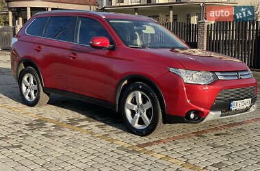 Внедорожник / Кроссовер Mitsubishi Outlander 2014 в Староконстантинове