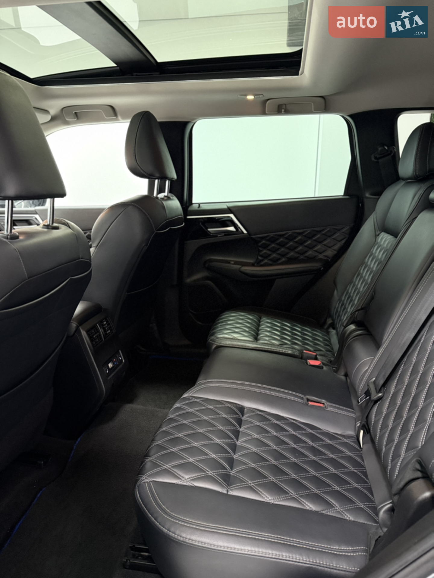 2023 Mitsubishi Outlander - мініатюра 33