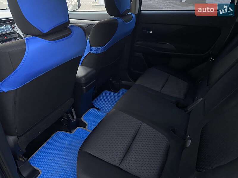 Позашляховик / Кросовер Mitsubishi Outlander 2013 в Миколаєві