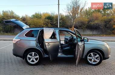 Внедорожник / Кроссовер Mitsubishi Outlander 2013 в Львове