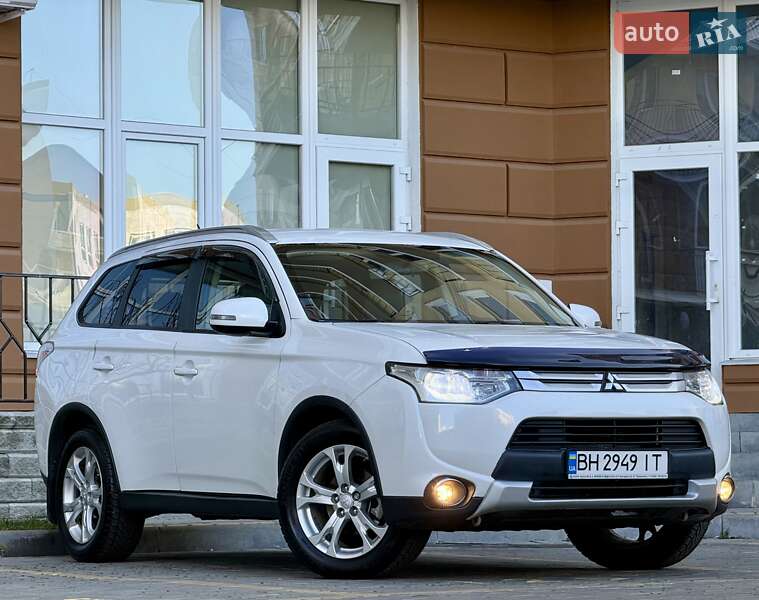 Внедорожник / Кроссовер Mitsubishi Outlander 2014 в Одессе
