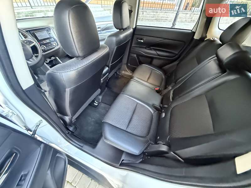 Внедорожник / Кроссовер Mitsubishi Outlander 2014 в Одессе