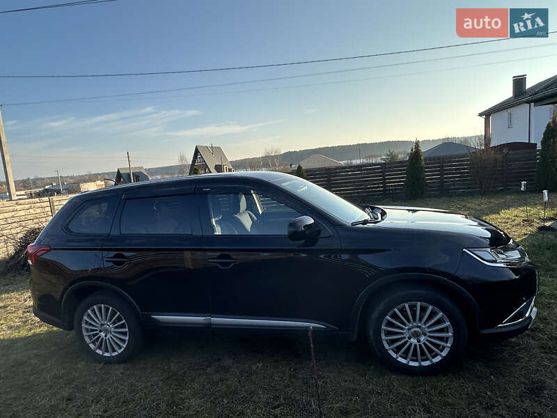 Mitsubishi Outlander 2015