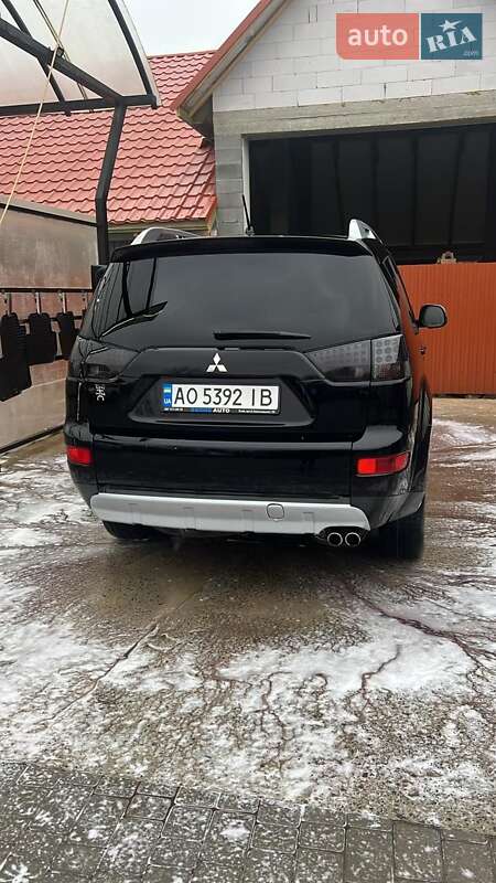 Позашляховик / Кросовер Mitsubishi Outlander 2006 в Сваляві фото 21 Позашляховик / Кросовер Mitsubishi Outlander 2006 в Сваляві