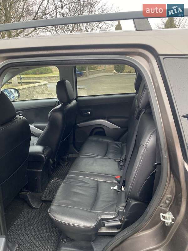 Позашляховик / Кросовер Mitsubishi Outlander 2010 в Сарнах