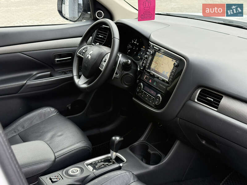 Внедорожник / Кроссовер Mitsubishi Outlander 2012 в Тернополе