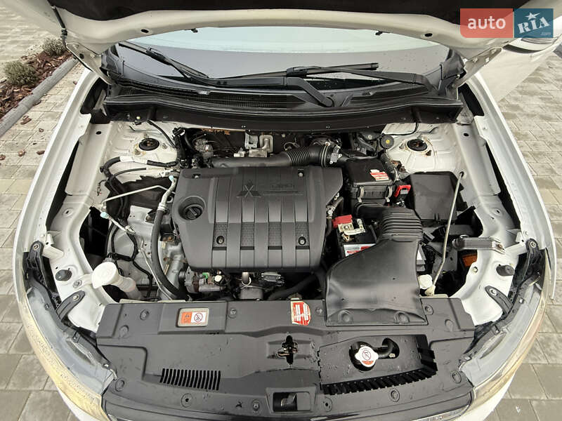 Внедорожник / Кроссовер Mitsubishi Outlander 2012 в Тернополе