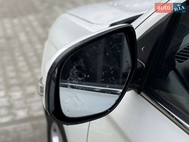 Внедорожник / Кроссовер Mitsubishi Outlander 2012 в Тернополе