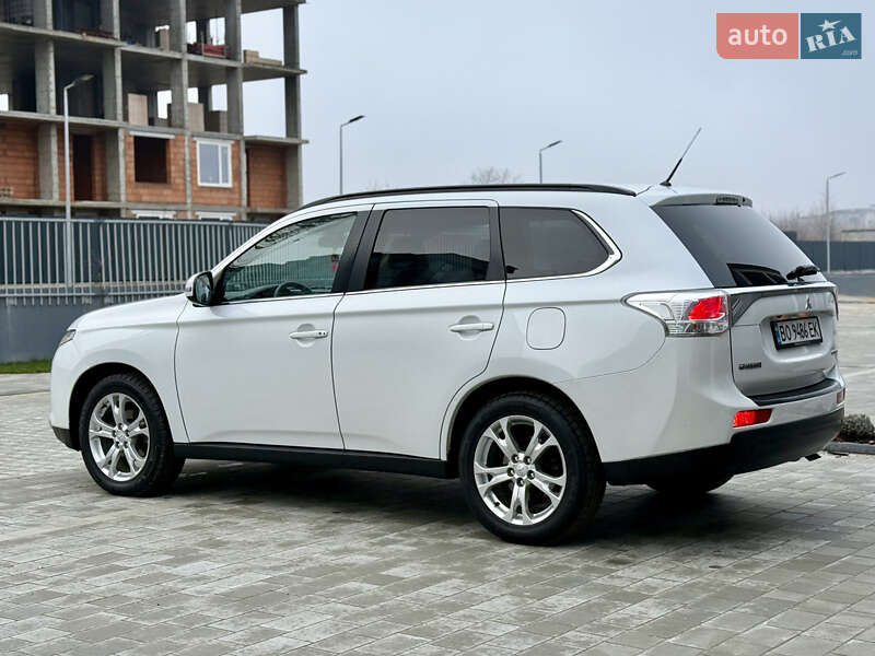 Внедорожник / Кроссовер Mitsubishi Outlander 2012 в Тернополе
