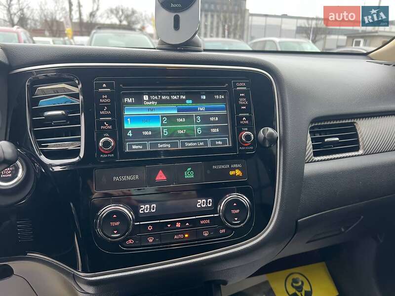 Позашляховик / Кросовер Mitsubishi Outlander 2016 в Івано-Франківську