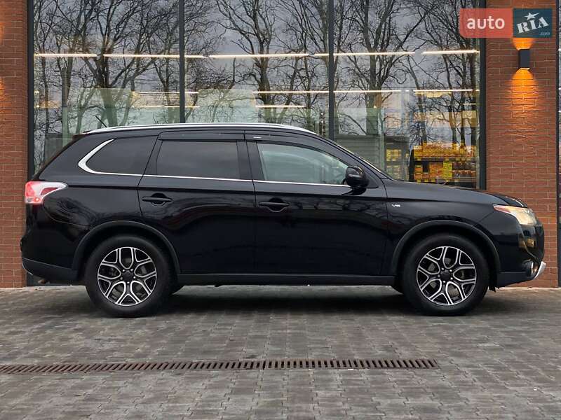 Позашляховик / Кросовер Mitsubishi Outlander 2015 в Києві фото 7 Позашляховик / Кросовер Mitsubishi Outlander 2015 в Києві