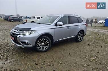 Внедорожник / Кроссовер Mitsubishi Outlander 2017 в Ивано-Франковске