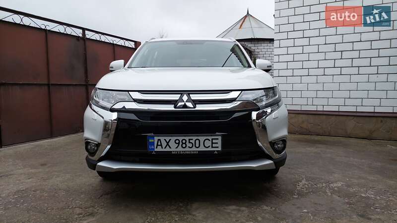 Mitsubishi Outlander 2016