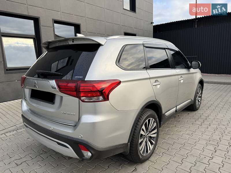 Позашляховик / Кросовер Mitsubishi Outlander 2018 в Києві фото 24 Позашляховик / Кросовер Mitsubishi Outlander 2018 в Києві