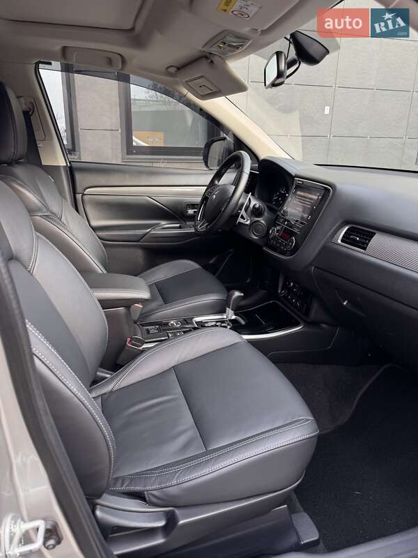 Позашляховик / Кросовер Mitsubishi Outlander 2018 в Києві фото 26 Позашляховик / Кросовер Mitsubishi Outlander 2018 в Києві