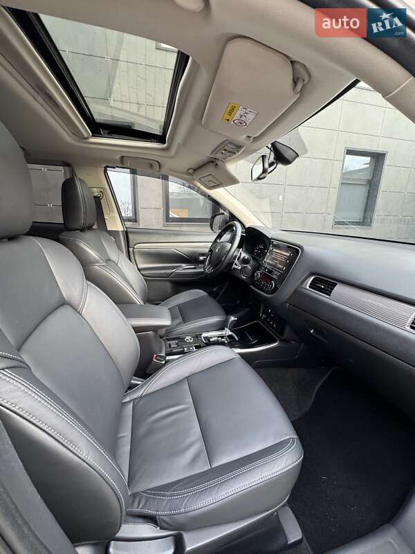 Позашляховик / Кросовер Mitsubishi Outlander 2018 в Києві фото 32 Позашляховик / Кросовер Mitsubishi Outlander 2018 в Києві