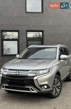 Внедорожник / Кроссовер Mitsubishi Outlander 2018 в Киеве