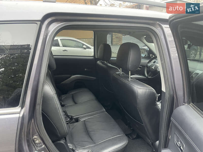 Позашляховик / Кросовер Mitsubishi Outlander 2011 в Львові