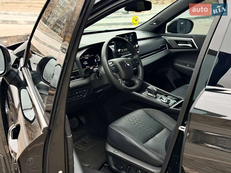 Позашляховик / Кросовер Mitsubishi Outlander 2024 в Кривому Розі