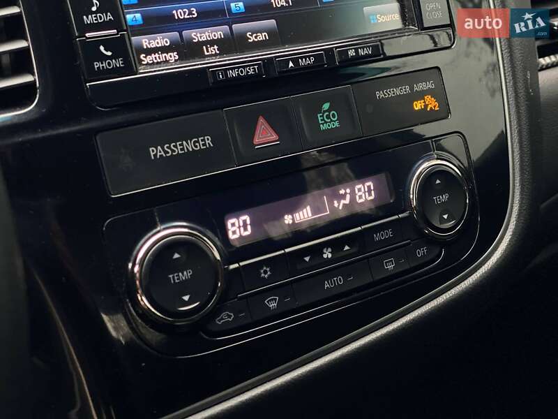 Позашляховик / Кросовер Mitsubishi Outlander 2015 в Дніпрі