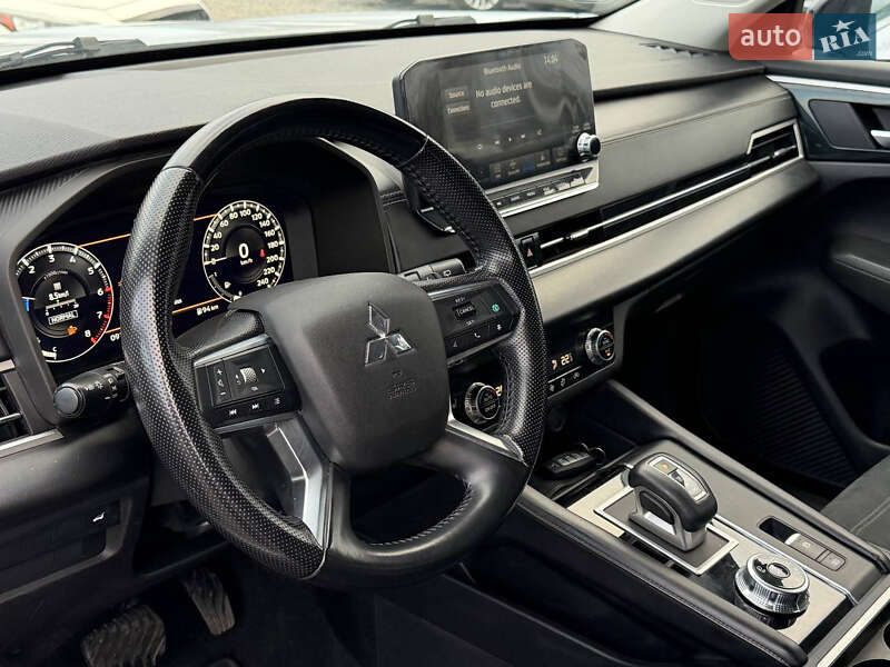 Позашляховик / Кросовер Mitsubishi Outlander 2021 в Харкові