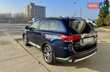Позашляховик / Кросовер Mitsubishi Outlander 2016 в Чернівцях