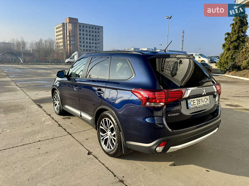 Позашляховик / Кросовер Mitsubishi Outlander 2016 в Чернівцях