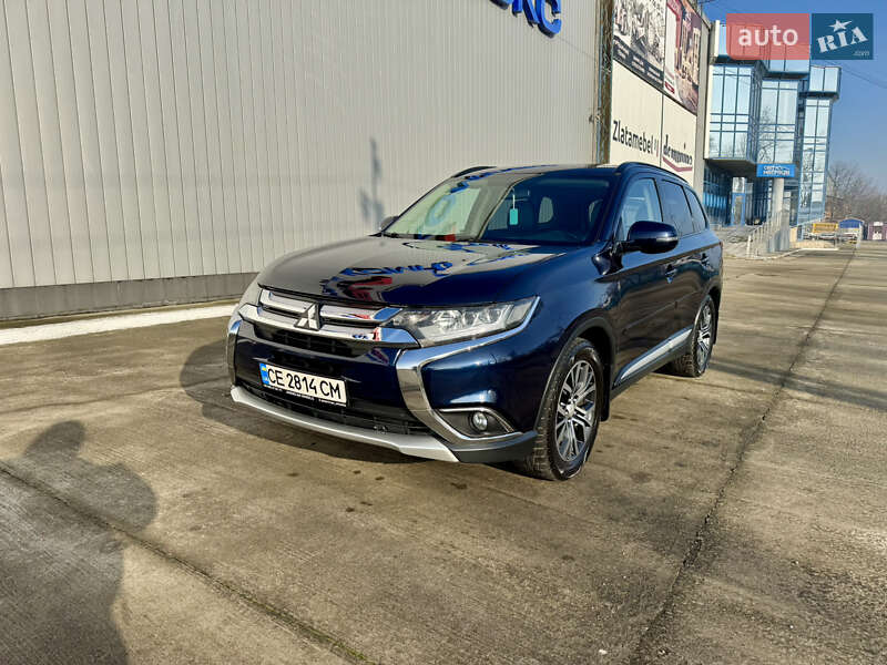 Позашляховик / Кросовер Mitsubishi Outlander 2016 в Чернівцях