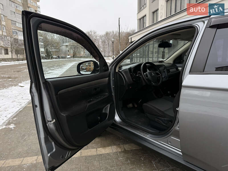 Позашляховик / Кросовер Mitsubishi Outlander 2014 в Івано-Франківську фото 28 Позашляховик / Кросовер Mitsubishi Outlander 2014 в Івано-Франківську