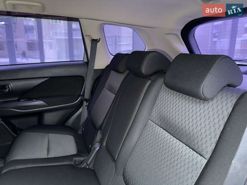 Позашляховик / Кросовер Mitsubishi Outlander 2014 в Івано-Франківську фото 49 Позашляховик / Кросовер Mitsubishi Outlander 2014 в Івано-Франківську