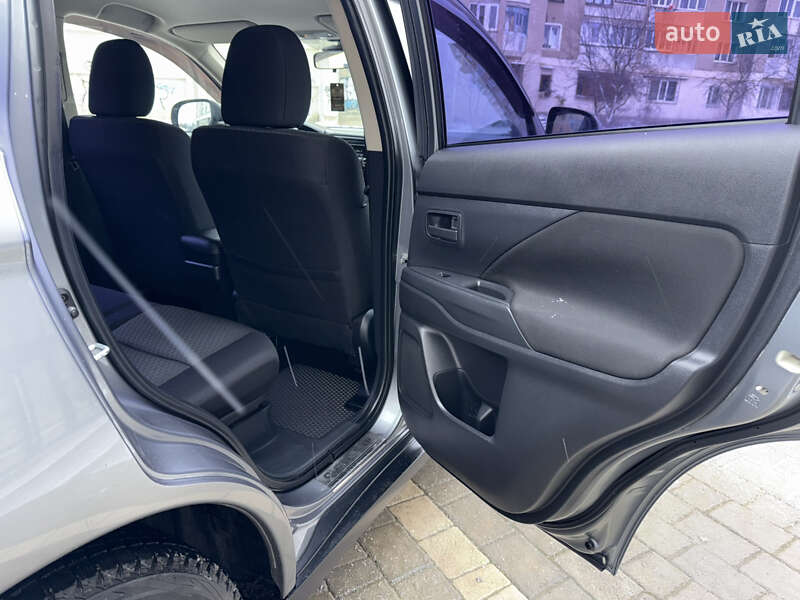 Позашляховик / Кросовер Mitsubishi Outlander 2014 в Івано-Франківську фото 56 Позашляховик / Кросовер Mitsubishi Outlander 2014 в Івано-Франківську