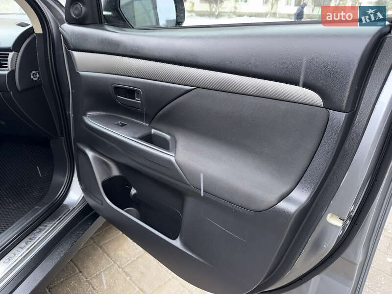 Позашляховик / Кросовер Mitsubishi Outlander 2014 в Івано-Франківську фото 62 Позашляховик / Кросовер Mitsubishi Outlander 2014 в Івано-Франківську