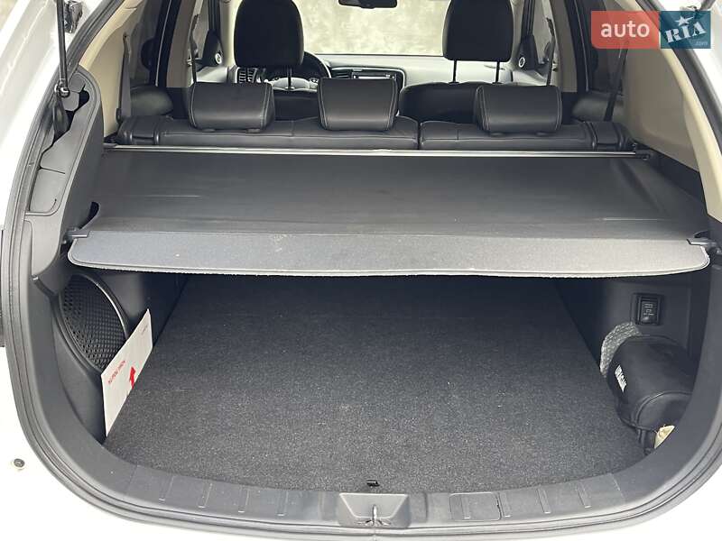 Позашляховик / Кросовер Mitsubishi Outlander 2018 в Миколаєві