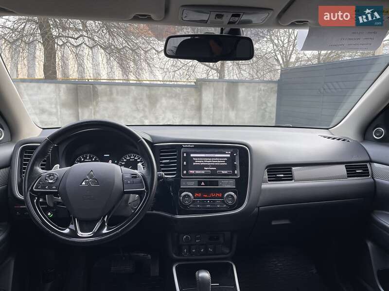 Позашляховик / Кросовер Mitsubishi Outlander 2018 в Миколаєві