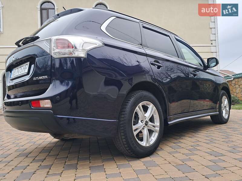 Позашляховик / Кросовер Mitsubishi Outlander 2013 в Могилів-Подільському