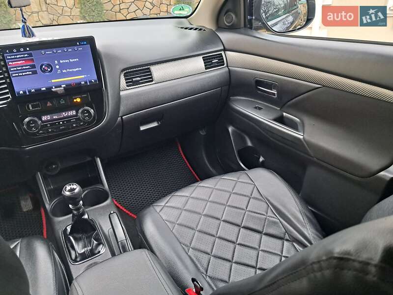 Позашляховик / Кросовер Mitsubishi Outlander 2013 в Могилів-Подільському