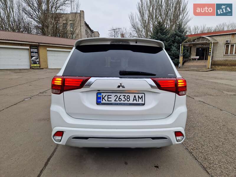 Позашляховик / Кросовер Mitsubishi Outlander 2020 в Дніпрі