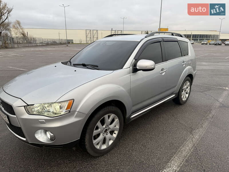Внедорожник / Кроссовер Mitsubishi Outlander 2012 в Черновцах