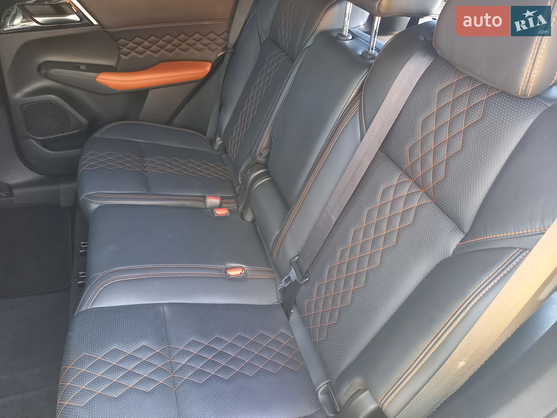2022 Mitsubishi Outlander - мініатюра 17