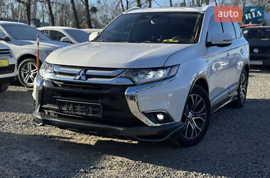 Внедорожник / Кроссовер Mitsubishi Outlander 2017 в Умани