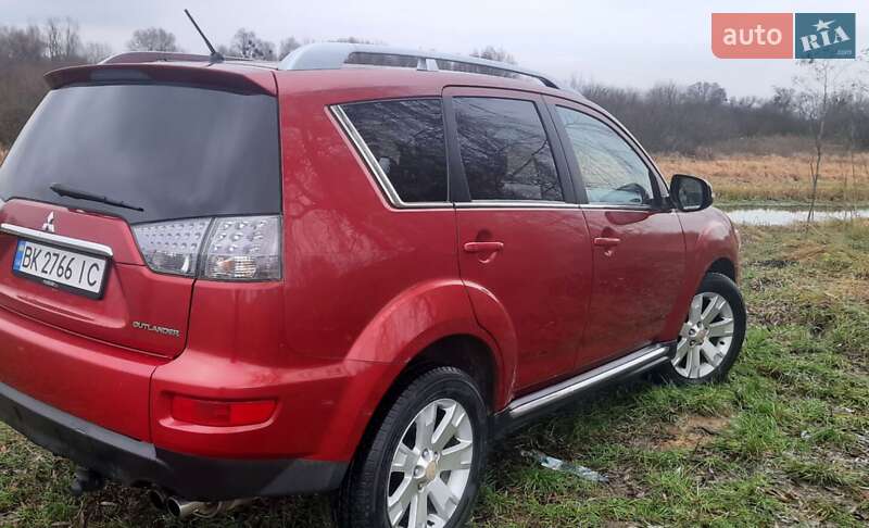 Внедорожник / Кроссовер Mitsubishi Outlander 2009 в Дубно