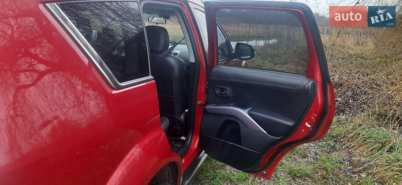 Внедорожник / Кроссовер Mitsubishi Outlander 2009 в Дубно