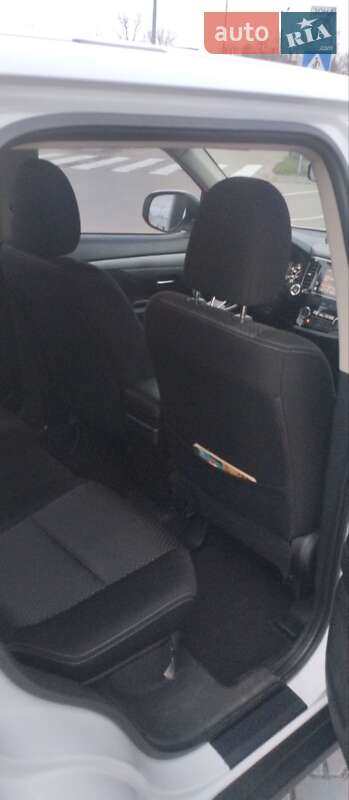 Внедорожник / Кроссовер Mitsubishi Outlander 2017 в Киеве