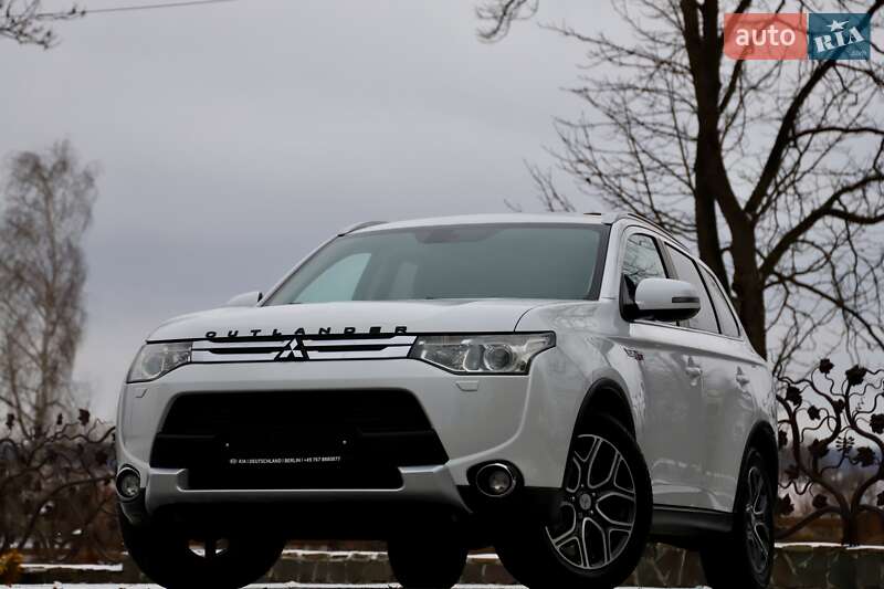 Позашляховик / Кросовер Mitsubishi Outlander 2015 в Трускавці фото 2 Позашляховик / Кросовер Mitsubishi Outlander 2015 в Трускавці